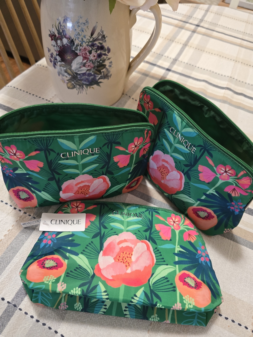 Clinique Floral Green Cosmetic Bags - Set of 3